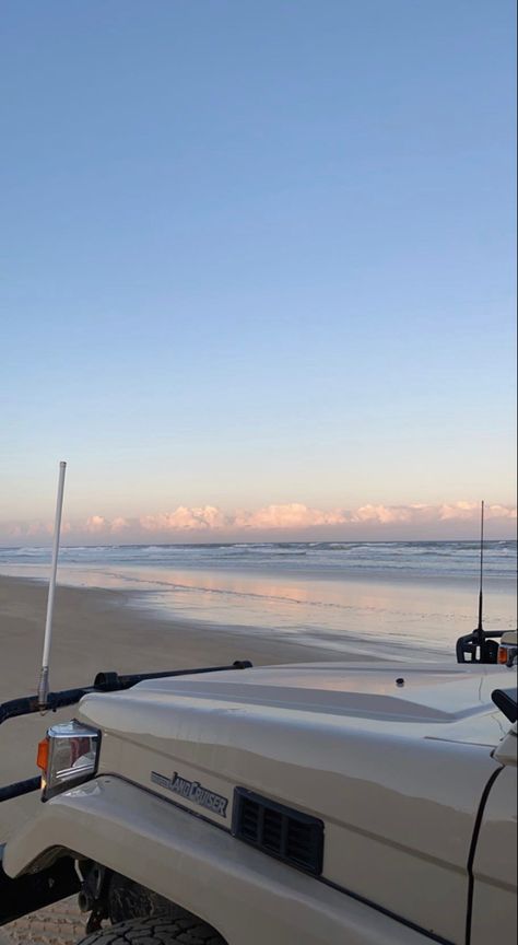 Toyota Land Cruiser Aesthetic, Lap Of Australia, Land Cruiser Aesthetic, 4wd Aesthetic, Toyota Aesthetic, 4wd Beach, Sunset Summer Aesthetic, Aesthetic Summer Vibes, Travel Pose