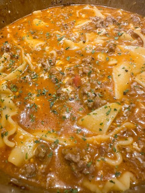 Lasagna Soup Lasagne Soup, Cooking Fresh Pasta, Lasagna Soup Crockpot, Easy Lasagna Soup, Frozen Pasta, Lasagna Soup Recipe, Crockpot Lasagna, Pot Lasagna, Fall Soup Recipes