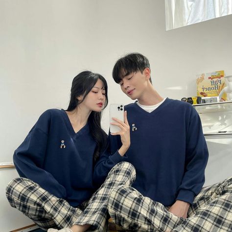 Matching Fits Couples Korean, Couple Matching Nightwear, Korean Couple Fashion Outfits, Korean Matching Outfits Couple, Couple Pjs Matching Aesthetic, Matching Clothes Couple Aesthetic, Cute Couple Outfits Korean, Matching Pjs For Couples Aesthetic, Simple Matching Outfits For Couples