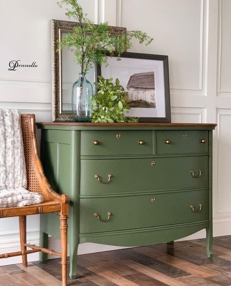 Green Colored Furniture, Green Furniture Paint, Green Dresser Makeover, Green Painted Furniture, Diy Furniture Flip, Green Dresser, Revamp Furniture, Painted Furniture Colors, Earthy Home