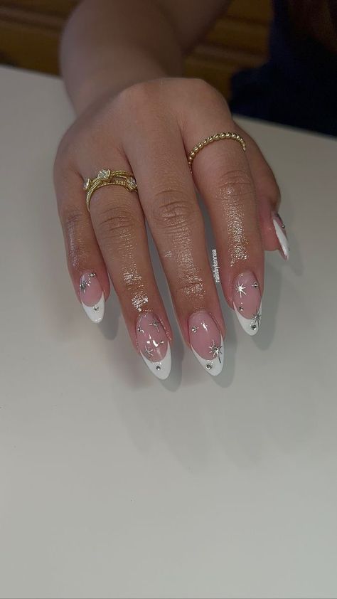 White French Tips With Chrome, French Tips With Chrome, Nails Ideas 2023, Sparkly Nail Designs, Sparkly Acrylic Nails, White French Tips, May Nails, Nails Silver, Gold Prom