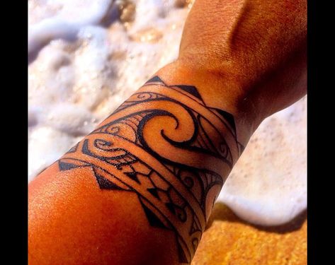 Polynesian arm band wave tattoo by Kaha Ki‘i Arts Wave Tattoo Wrist, Ta Moko Tattoo, Tato Maori, Wave Tattoo Design, Armband Tattoos, Wave Tattoo, Maori Tattoo Designs, Samoan Tattoo, Ocean Tattoos