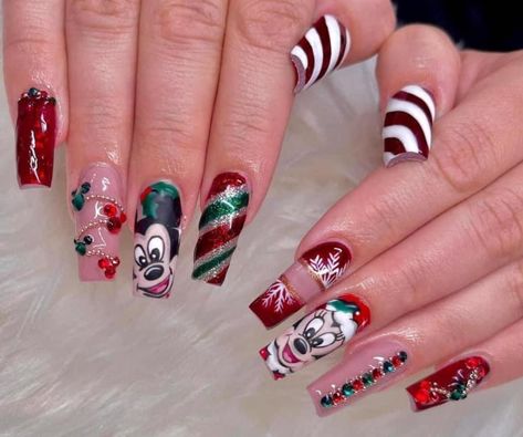 Mickey Mouse Nail Design, Mickey Mouse Nail Art, Disneyland Nails, Mouse Nails, Disney Nail Designs, Mickey Mouse Nails, Minnie Mouse Nails, Birthday Nail Designs, Checkered Nails