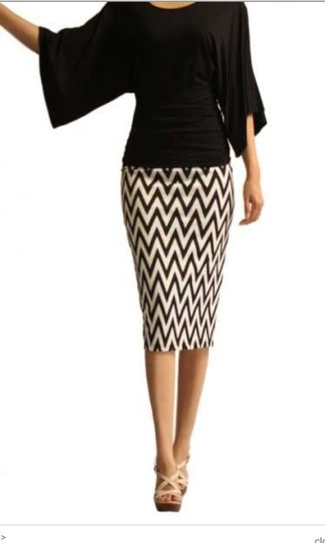 Adorable and comfy!! #daintyjewells www.daintyjewells.com Pencil Skirt Casual, Workwear Essentials, Pencil Skirt Outfits, Chique Outfits, Kitenge, Black & White, Work Attire, Work Fashion, Modest Outfits