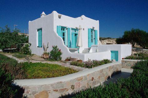 Greece Architecture, Santorini House, Casa Hobbit, Mud House, Greek Villas, Greece Beach, Greek House, Cottage Exterior, Cob House