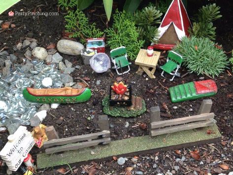 camping fairy garden,, fairy garden ideas, theme fairy garden Fairy Garden Theme Party, Woodland Party Ideas, Fairy Garden Camper, Fairy Garden Theme, Fairy Garden Farm, Fairy Garden Bird Bath, Garden Theme Party, Fairy Garden Cake, Beach Fairy Garden