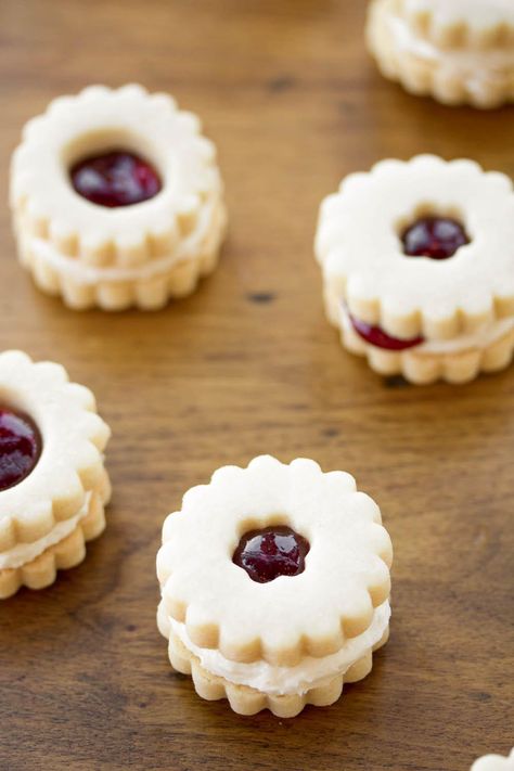 Raspberry Cream Shortbread Sandwich Cookies - love these!  ~  we ❤ this! moncheribridals.com Raspberry Sandwich, Cookie Sandwich Recipes, Baking Spices, Best Christmas Cookie Recipe, Linzer Cookies, Raspberry Cream, Biscuit Recipes, Raspberry Preserves, Cookies Cream