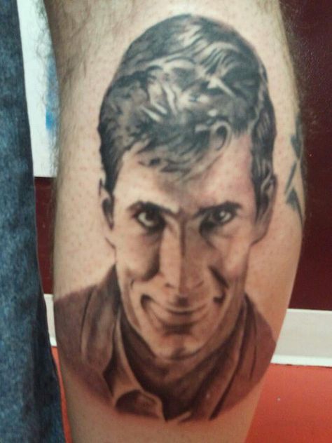 Horror Tattoos, Halloween All Year, Horror Movie Tattoos, Alfred Hitchcock Movies, Movie Tattoos, Norman Bates, Horror Villains, Bates Motel, Horror Monsters