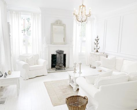 White Inspiration, White Floor, Living Room Design Decor, White Floors, White Living, Coastal Interiors, French Interior, White Furniture, French House