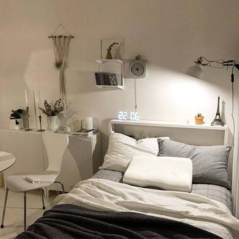 #bedding #amazing #luxury #sheet #bed #bedroom #homeimages #bedimages #educationalimages #beddingquotes #quotes #quotesimages #sleepingthoughts #housedesign #housedesignideas #luxurybeddingsets #linenbedding #bedroombed #pillowcases #livingroom #housedesignstyles #americanhousedesignstyle #pillowsham #pillows #pillowcover Small Bedroom Ideas For Couples, Bedroom Minimalist, Room Deco, Minimalist Room, Aesthetic Rooms, Small Room, Cozy Room, Room Inspiration Bedroom, Room Ideas Bedroom