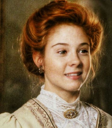 Anne Of Green Gables Book, Anne Of Windy Poplars, Anne Blythe, Feminine Inspiration, Megan Follows, Lucy Maud Montgomery, Period Pieces, Female Faces, Time Traveler