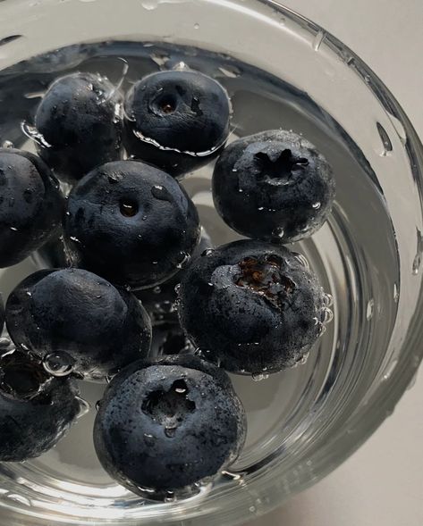 Think Food, May 23, White Aesthetic, Blue Aesthetic, Cute Food, Blueberries, Aesthetic Food, Nom Nom, Aesthetic Pictures