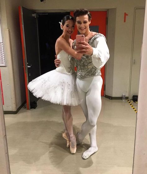 Hugo Marchand on Instagram: "Grand Pas classique few days ago in Tokyo with my partner in crime @hannah87oneill ! #GrandPasClassique #Tokyo #HannahONeill #BalletSupreme" Hugo Marchand, Ballet Couple, Ballet Dance Photography, Dancer Photography, Ballet Boys, Male Ballet Dancers, Ballet Poses, Lycra Men, Dance Tights