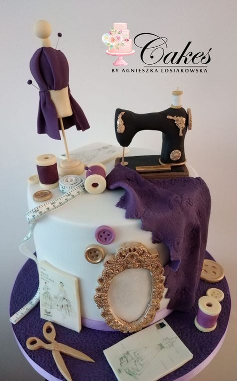 Fashion Designer Cakes For Women, Knitting Cake, Sewing Machine Cake, Sewing Cake, Fondant Cake Designs, Fashion Cake, Get Scared, Cool Cake Designs, Funny Birthday Cakes