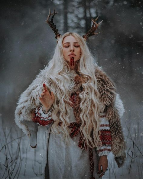 Winter Goddess, Viking Aesthetic, Nordic Wedding, Creepy Christmas, Dreamy Photography, Female Knight, Fantasy Photography, Witch Aesthetic, Aesthetic Women