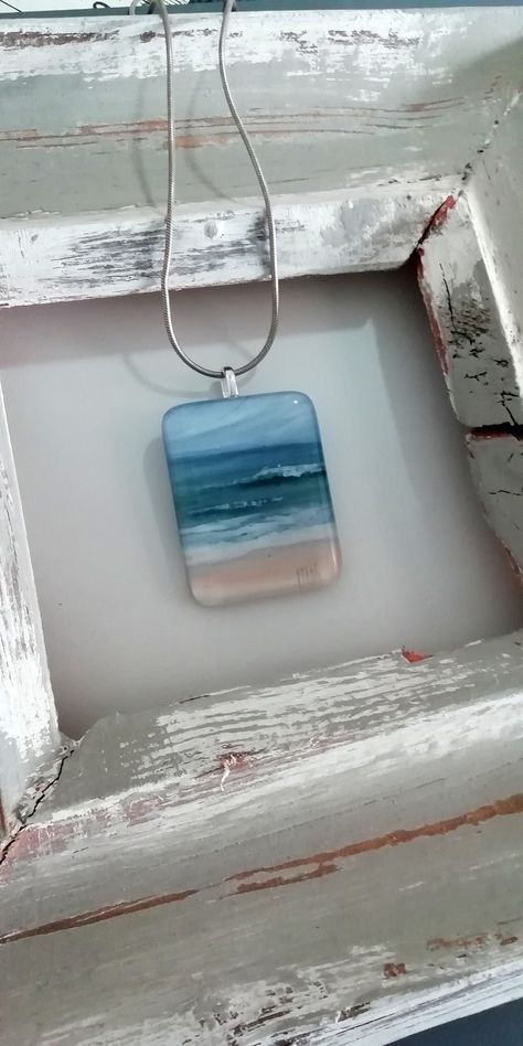 Fused Glass Pendants Ideas, Glass Fusion Pendants, Glasfusing Ideas, Easy Step By Step Painting, Glass Fusion Jewelry, Fused Glass Jewelry Dichroic, Microwave Kiln, Glass Art Pictures, Glass Fusion Ideas