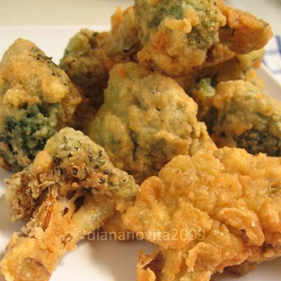 Broccoli Fritto @keyingredient Deep Fried Broccoli Recipe, Deep Fried Broccoli, Pickled Hot Peppers, Fried Broccoli, Fried Foods, Hot Peppers, Meals In A Jar, Broccoli Recipes, Delicious Bread