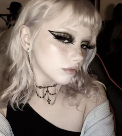 Goth Eye Makeup, Dark Makeup Looks, Alt Makeup, Graphic Makeup, Swag Makeup, Alternative Makeup, Dope Makeup, Edgy Makeup, Goth Makeup