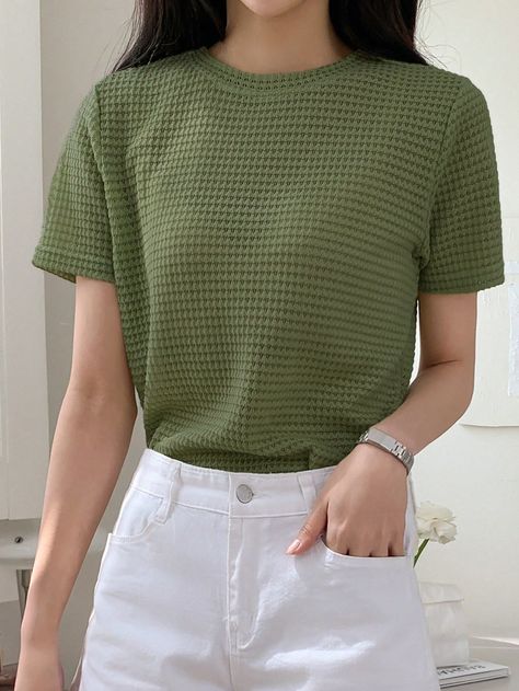 Solid Color Short Sleeve T-Shirt Olive Green Casual  Short Sleeve Fabric Plain  Medium Stretch Spring/Summer/Fall Women Clothing, size features are:Bust: ,Length: ,Sleeve Length: Outfits Matching, Office Clothes, Trendy Blouse, Fashion Tops Blouse, Ootd Ideas, Simple Blouse, Trendy Dress, Stylish Outfit, Round Neck Tops