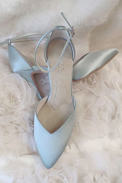 Shoe Goals, Wedding Shoes Vintage, Diamond Heels, Fashion Shoes Sandals, Stylish Socks, Wedding Dress Shoes, Wedding Sandals, Blue Heels, Bridal Look