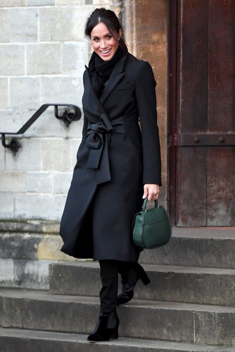 Stay Warm and Stylishly Bundled Up This Winter in Meghan Markle's Favorite Coats Estilo Meghan Markle, Princ Harry, Meghan Style, Meghan Markle Outfits, Smart Casual Dress Code, Business Casual Winter, Dress Code Casual, Prins Harry, Smart Casual Women