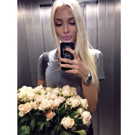 Alena Shishkova, Platinum Blonde, How To Pose, Divine Feminine, Blonde Girl, Pretty People, Hair Hair, Makeup Looks, We Heart It