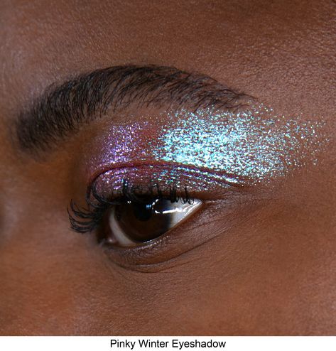 Amplify your eye game with our Pinky Winter eyeshadow – a stunning duochrome pink shade that captures the essence of the season. This versatile eyeshadow transitions from a soft, dreamy pink to a mesmerizing icy hue, adding a touch of enchantment to your look. With its blendable formula and long-lasting shimmer, Pinky Winter is the perfect choice for creating captivating eye looks that are as versatile as they are glamorous. Embrace the frosty el Hazy Eye Makeup, Colorful Hoco Makeup, Monochrome Eyeshadow Looks, Opal Eye Makeup, Sparkly Silver Eye Makeup, Body Glitter Makeup, Red Eyeshadow Green Eyes, Makeup For Winter Formal, Blue Shimmer Eye Makeup