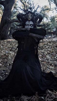 Scary Fairytale Costume, Krampus Costume Women, Scary Witch Costume, Faerie Aesthetic, Demon Costume, Gothic Photography, Creepy Costumes, Creepy Halloween Makeup, Witch Coven