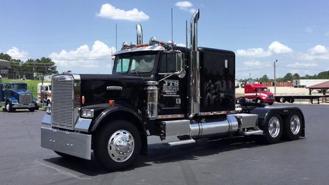 #ThrowbackThursday Check out this 1987 FREIGHTLINER FLC120. View more #Freightliner Trucks at https://www.nexttruckonline.com/search?make=FREIGHTLINER&s-type=truck #Trucks #Trucking #NextTruck #tbt Freightliner Flc, Truck Paint Jobs, Used Trucks For Sale, American Trucks, Freightliner Trucks, Old Lorries, Truck Paint, Automotive Marketing, Grand Marquis