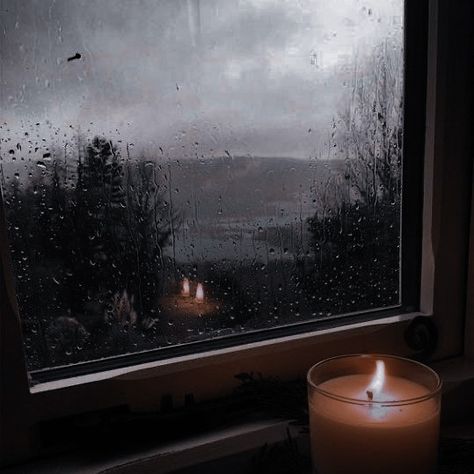 Aesthetic Leaves, Rainy Window, Cozy Rainy Day, Calming Pictures, Spooky Spooky, Rainy Day Aesthetic, I Love Rain, Rainy Morning, Orange Candle