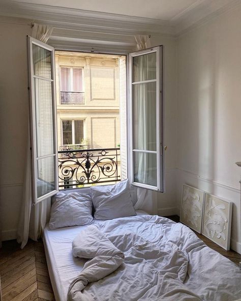 Fulya Celik in the Caeli Apartment - artist in residence Paris 2021 #paris #parisinteriors Parisian Room Bedrooms, Paris Bedroom Aesthetic, Paris Apartment Bedroom, Paris Apartment Aesthetic, Small Paris Apartment, Parisian Room, Paris Apartment Decor, Paris Living, Life In Paris