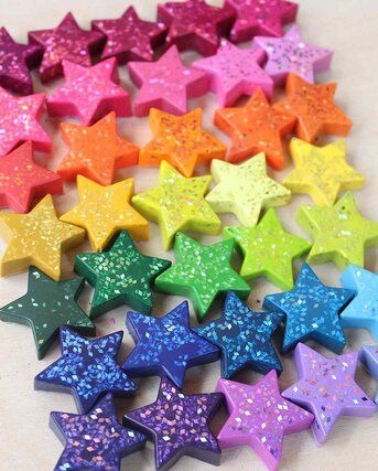 star-shaped-glitter-crayons-1-0817_vert Crayon Activities, Melted Crayon Crafts, Crayon Molds, Recycled Crayons, Diy Crayons, Crayon Crafts, Broken Crayons, Kid Friendly Crafts, Crayon Art Melted