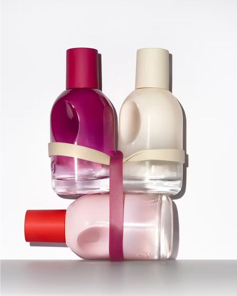 Glossier You Rêve Christmas 24 Gifts, Glossier Perfume Aesthetic, Glossier Reve, Glossier Moisturizer, Glossier Perfume, Glossier Generation G, Bday Wishlist, Glossier You, Frankincense Myrrh