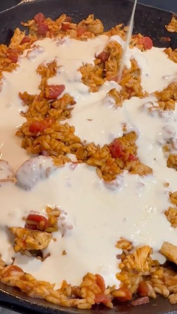 Mexican Chicken And Rice With Queso, Mexican Chicken Cheese And Rice, Chicken Cheese And Rice Mexican Recipe, Queso Blanco Chicken, Rotel Rice, Chicken Rotel Recipes, Queso Chicken And Rice, Chicken Cheese And Rice, Shredded Chicken Nachos