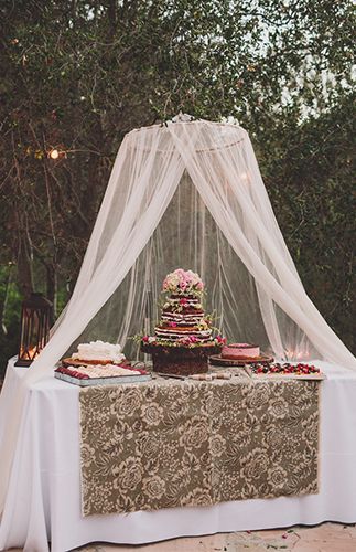 Romantic Backyard, Rustic Wedding Decorations, Bohemian Wedding Decorations, Malibu Wedding, Hippie Wedding, Boho Chic Wedding, Wedding Boho, Romantic Weddings, Wedding Food