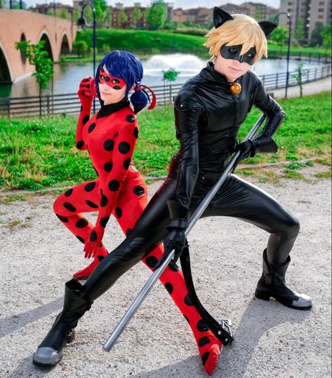 33+ OUTCLASS IDEAS OF COUPLE HALLOWEEN COSTUMES Cat Noir Costume, Halloween Costumes Anime, Miraculous Ladybug Costume, Couples Cosplay, Couple Cosplay, Halloween Parejas, Ladybug Costume, Matching Halloween Costumes, Anime Halloween