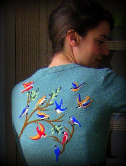 My latest needle felted sweater. I think I have a new addiction. Simple Gown, Cassie Stephens, Embroidery Clothes, Tailored Fashion, Fashion Embroidery, Needle Felting Projects, Wool Projects, Bird Embroidery, Felt Birds