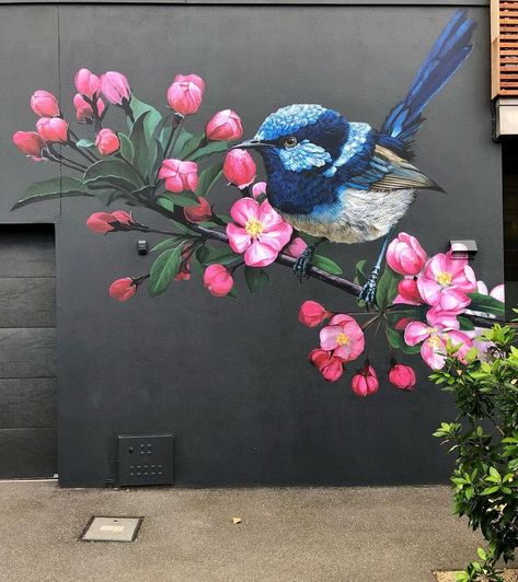 Murals Street Art Creative, Patio Mural, Mexican Murals, Bird Street Art, Building Murals, Garden Wall Mural, Bird Mural, Mural Street Art, Nature Mural