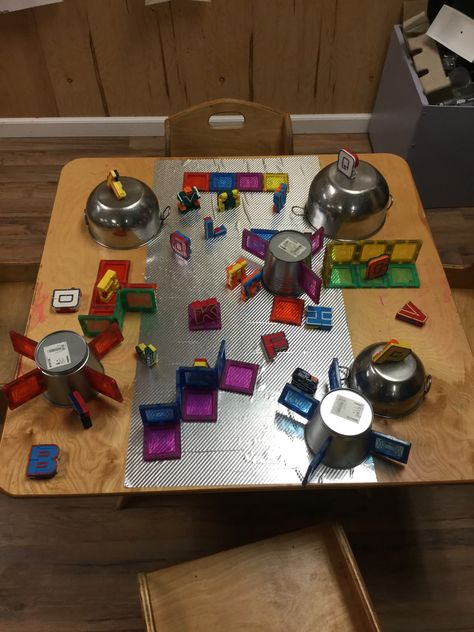 Preschool Tabletop Activities, Building Invitations Preschool, Loose Parts Playdough, Reggio Inspired Art Provocations, Magnet Play Preschool, Construction Loose Parts, Reggio Small Group Activities, Magnet Exploration Preschool, Superhero Loose Parts