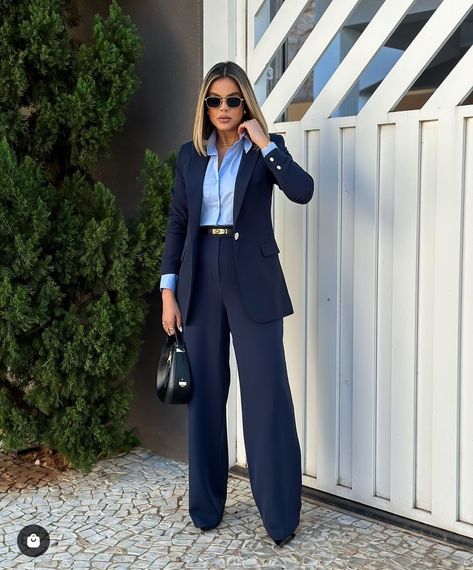 Navy Blue Suit Outfits Women, Blue Corporate Outfit, Navy Monochromatic Outfit, Navy Blue Suit Outfit, Blue Suit Outfit, Graduation Outfits For Women, Girl Boss Outfit, Tedx Event, Business Professional Attire