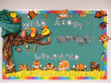 bulletin board ideas - Google Search Preschool Display Boards, Wild About Learning, Jungle Bulletin Boards, Bulletin Board Sayings, Wild About Reading, Preschool Displays, Welcome Bulletin Boards, Kids Bulletin Boards, Jungle Theme Classroom