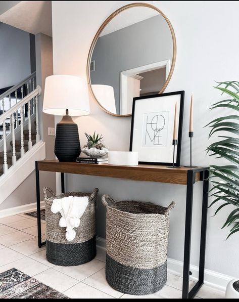 Entryway Table Storage Ideas, Small Formal Entryway Ideas, Front Entrance Table Decor, Entrance Console Table Decor, Hallway Decorating Entrance, Entryway Wall Decor Ideas, Guest Table Decor, Entry Table Decor Ideas, Perth House