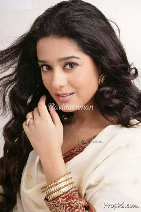 Amrita Rao, Bollywood Posters, Mahi Mahi, Create Photo, Classic Beauty, Bollywood Actress, Fashion Beauty, Bangles, Actresses