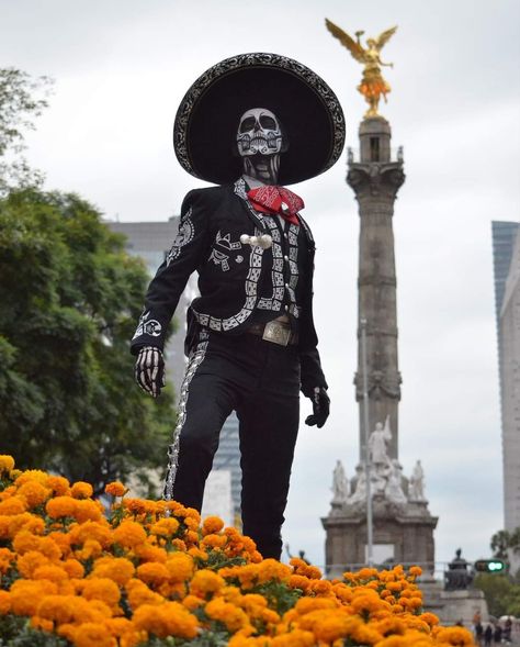 Day Of The Dead Outfit Men, Mexican Clothing Style Men, Mexican Man Drawing, Mariachi Clothes, Day Of The Dead Men Costume, Mariachi Outfit Men, Mexican Cowboy Outfit Men, Mexican Fashion Men, Mexican Outfit Men