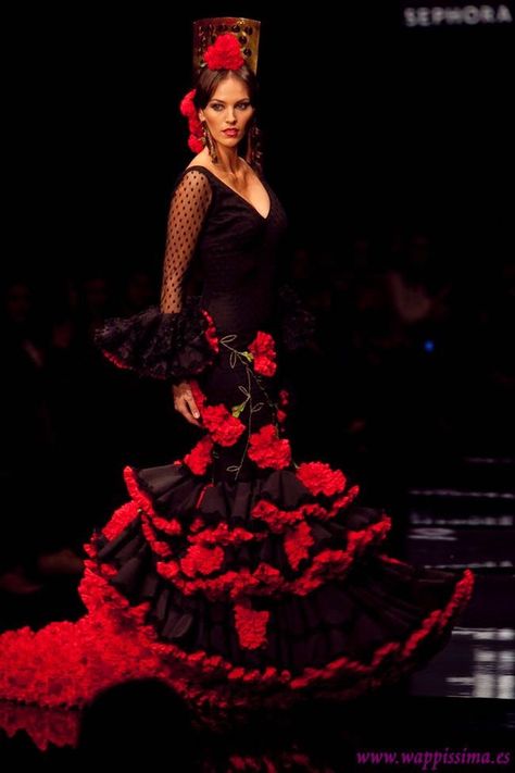 Spanish Dress Flamenco, Flamenco Style Dress, Spanish Costume, Flamenco Costume, Spanish Dance, Spanish Dress, Spanish Dancer, Flamenco Dress, Flamenco Dancing