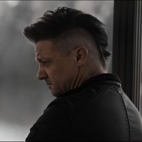 Mcu Icons, Marvel Hawkeye, Phil Coulson, Marvel Cast, Boy Cuts, Nick Fury, Clint Barton, Mens Haircuts Fade, Marvel Actors