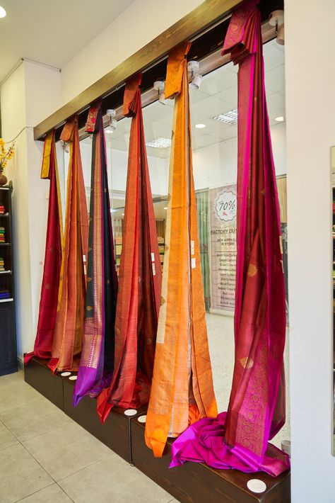 Here's an early morning surprise for y'all! Add that spark you need for your festive wardrobe with these new designer branded sarees exclusively at Safina Plaza! #bangaloreshopping #diwalifest #diwali2018 #womenswear #womensaree #designerlove #safinaplaza #shopaholic #studioY #womeninstyle Fabric Store Design Interior, Saree Display Ideas Showroom, Saree Display Ideas, Saree Display, Saree Showroom, Clothing Boutique Interior, Hoarding Design, Showroom Ideas, Fabric Store Design