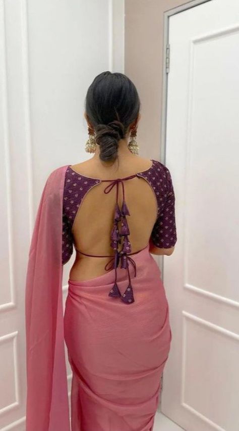 The Latest Trends In The Blouse Design Hot Blouse Designs Latest, Hot Blouse Designs, Trending Blouse Design, Blouse Design Simple, Back Neck Blouse Design, Blouse Design Latest, Trending Blouse, Back Neck Blouse, Kalamkari Blouse