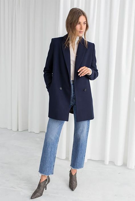 LE CATCH is Marlien Rentmeester's fashion blog. Navy Blazer Outfit Women, Long Blazer Outfit, Navy Blazer Outfits, Work Blazer Outfit, Blue Blazer Outfit, Work Outfits Frauen, Casual Chic Outfits, Business Casual Blazer, Blazer Outfits Casual