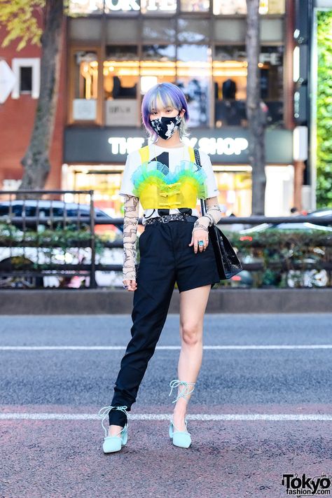 Harajuku Fashion Street Women, Half And Half Pants, Japanese Street Fashion Men, Japanese Street Style, Floral Mask, Harajuku Street Style, Outfit Yellow, Half Pants, Asian Streetwear